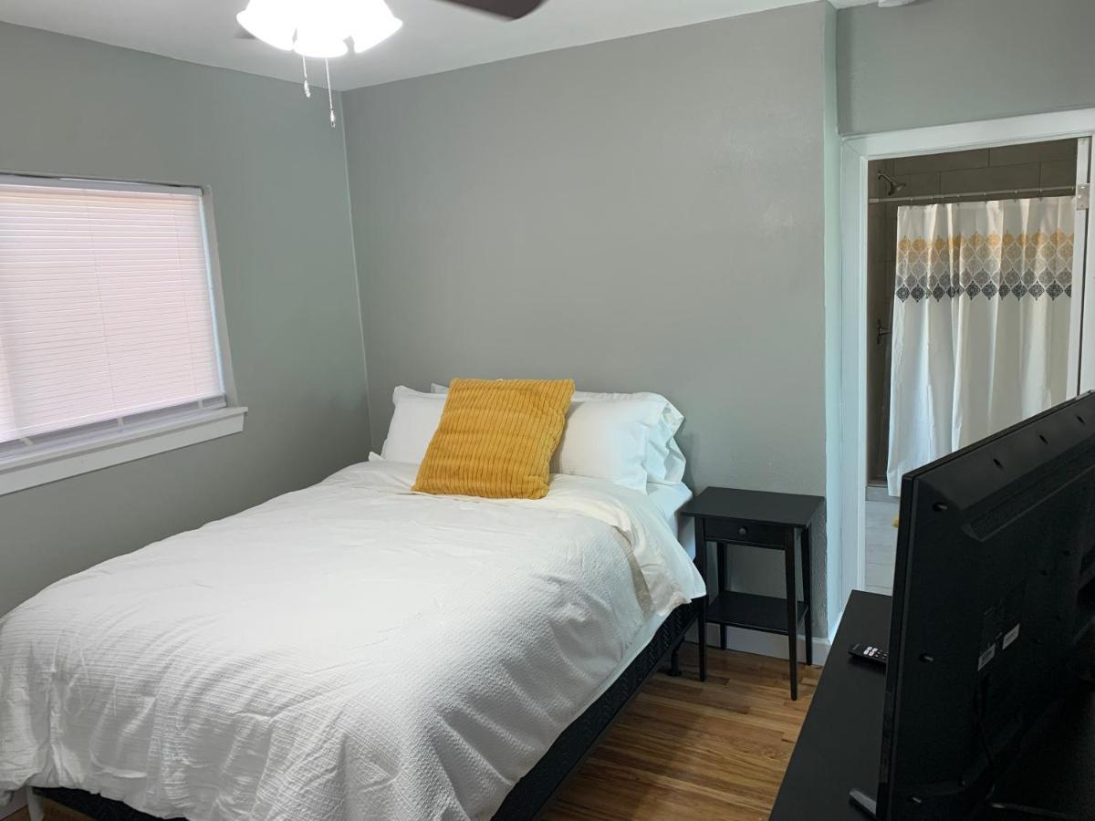 Comfortable Suite With Private Entrance & Private Bathroom Ел Пасо Екстериор снимка